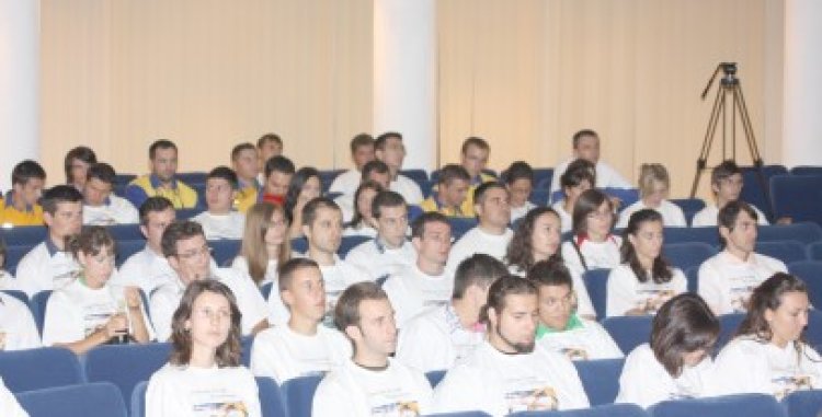 Tinerii constănţeni, selectaţi să lucreze pentru Rompetrol